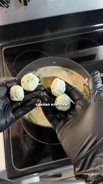 Шаг 8: добавить картофель в кастрюлю