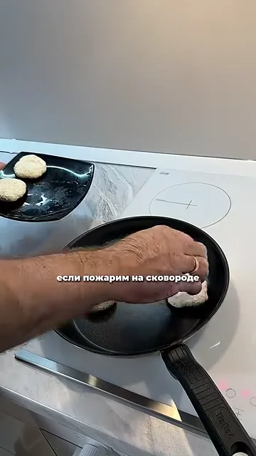 Шаг 8: Пожарить сырники на сковороде