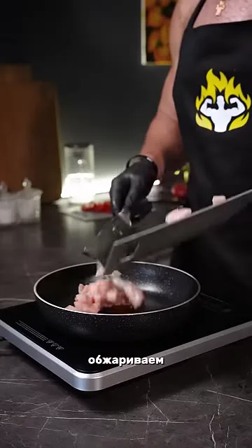 Шаг 2: обжарить куриное филе на сковороде