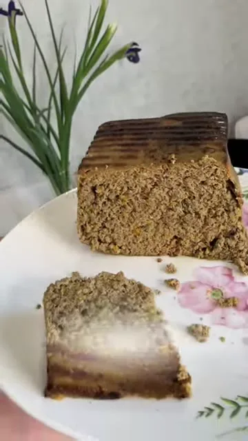 Шаг 19: разрезает пирог