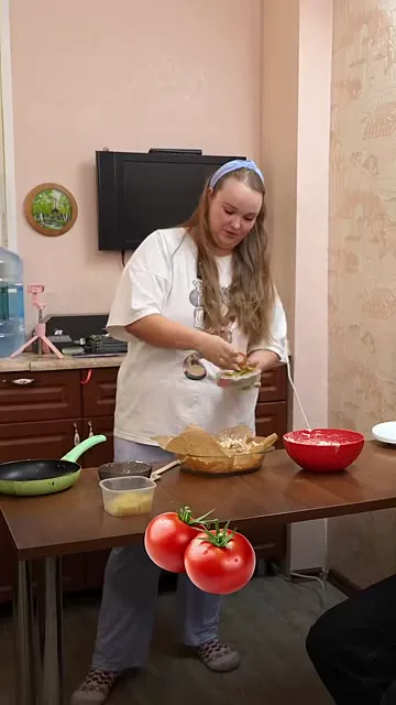 Шаг 12: Выложить помидоры