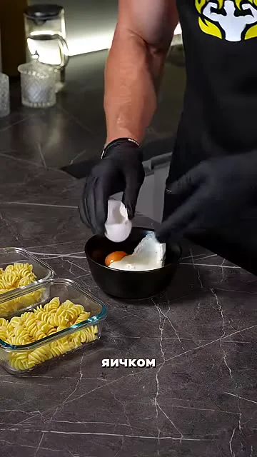 Макароны с творогом и вишней