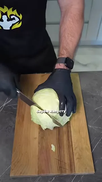 Стейки из капусты и мяса