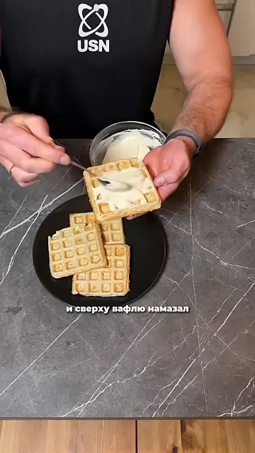 Шаг 8: намазать смесь на вафлю