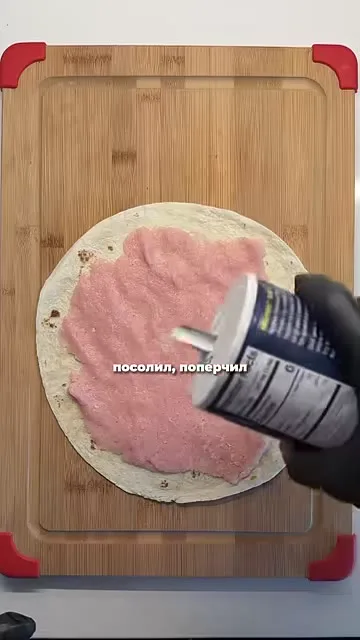 Шаг 2: посолить фарш