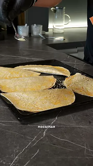 Шаг 12: посыпать кунжутом