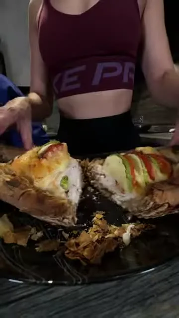 Куриные титьки в лодочке из лаваша