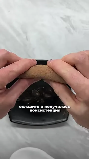 Шаг 8: обвалять батончики в какао