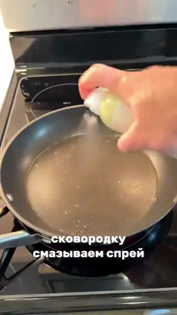 Лаваш с помидорами, яйцами, колбаской и сыром