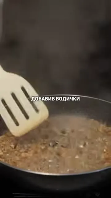 Шаг 3: Добавить творог и яйца