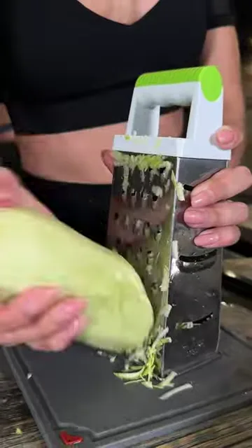 Сочные котлетки из куриного фарша и кабачка