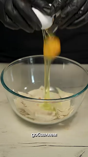 Пирог из лаваша, яиц, сыра и молока