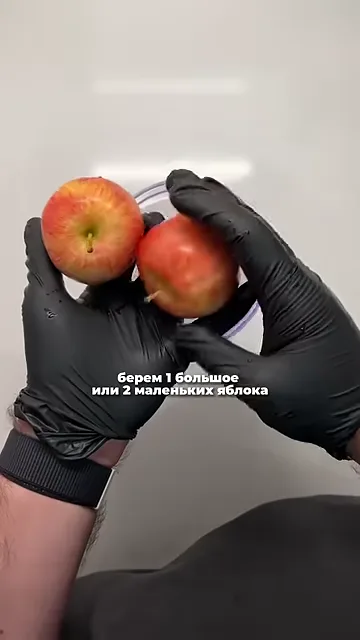 Шоколадный десерт с яблоками и протеином