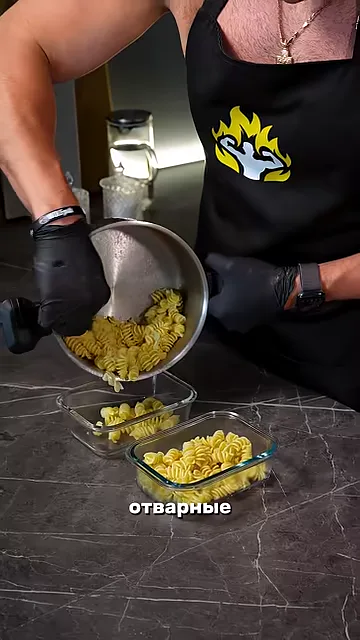 Макароны с творогом и вишней