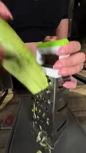 Кабачковые оладушки с творогом и яйцом