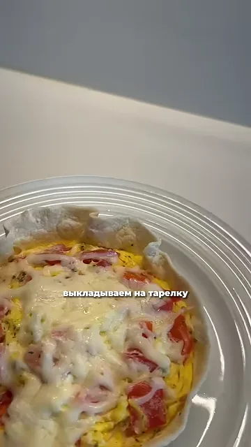 Шаг 9: Выложить готовую корзиночку на тарелку