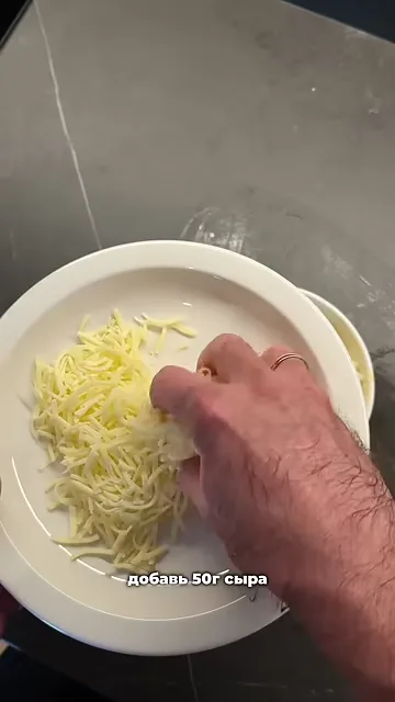 Роллы с творогом, зеленью и сыром