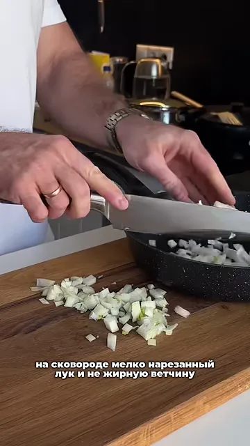 Картофельные пирожки с ветчиной и сыром